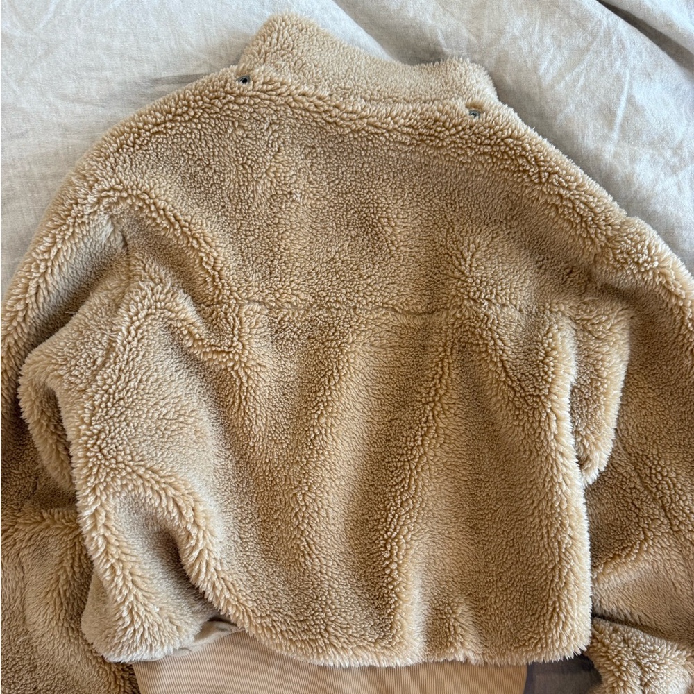 Alo Foxy Sherpa Jacket - Picture 2 of 4